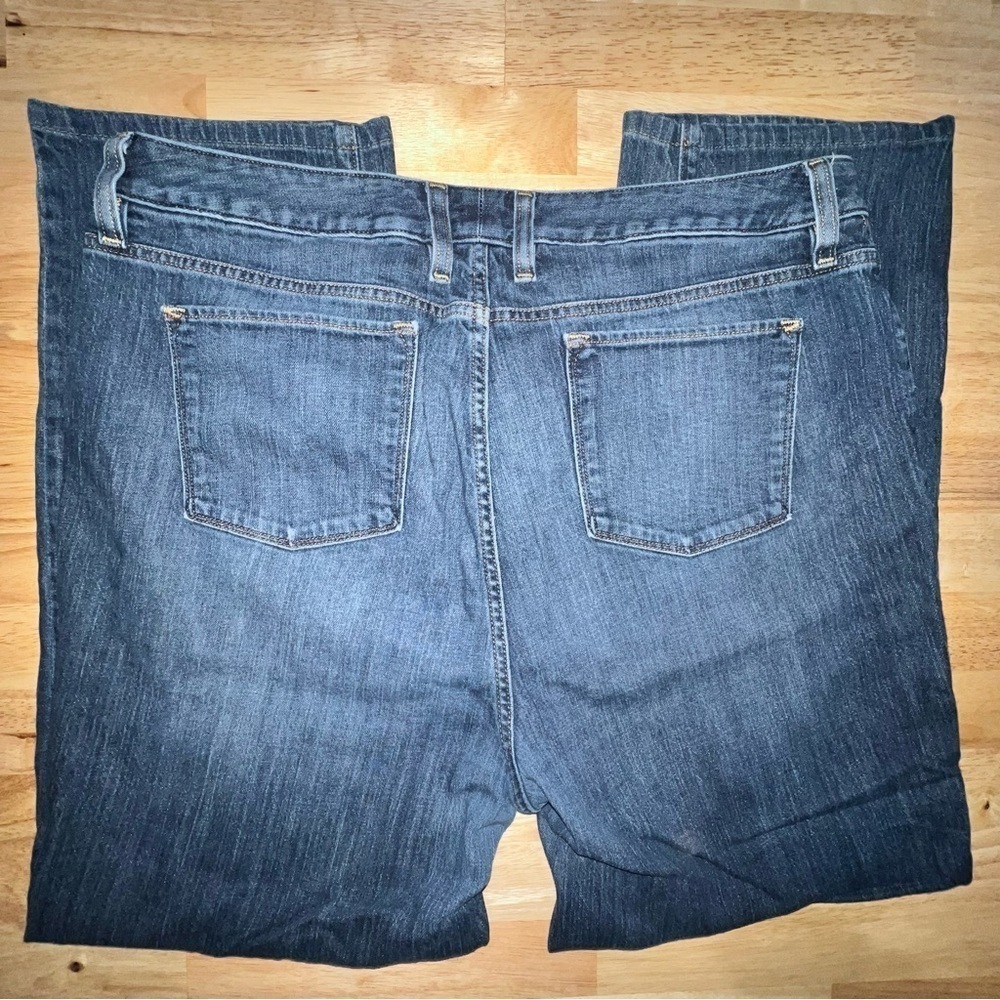 L.L. Bean Classic Fit Straight Leg Jeans Size 18 MT Medium Wash Denim - Picture 2 of 8